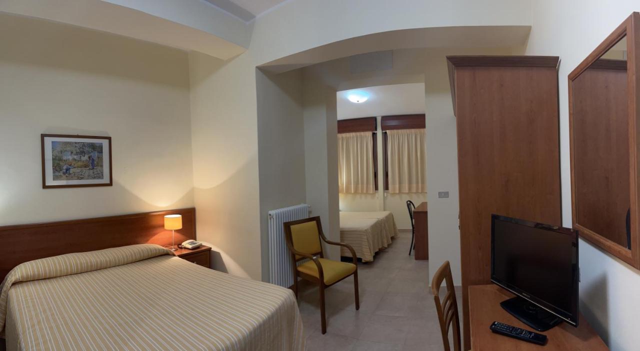 Il Nocchiero City Hotel Soverato Marina Kültér fotó