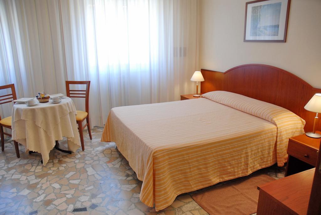 Il Nocchiero City Hotel Soverato Marina Kültér fotó