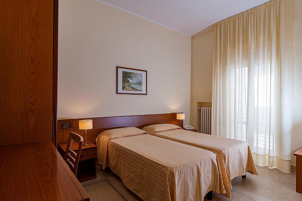 Il Nocchiero City Hotel Soverato Marina Kültér fotó