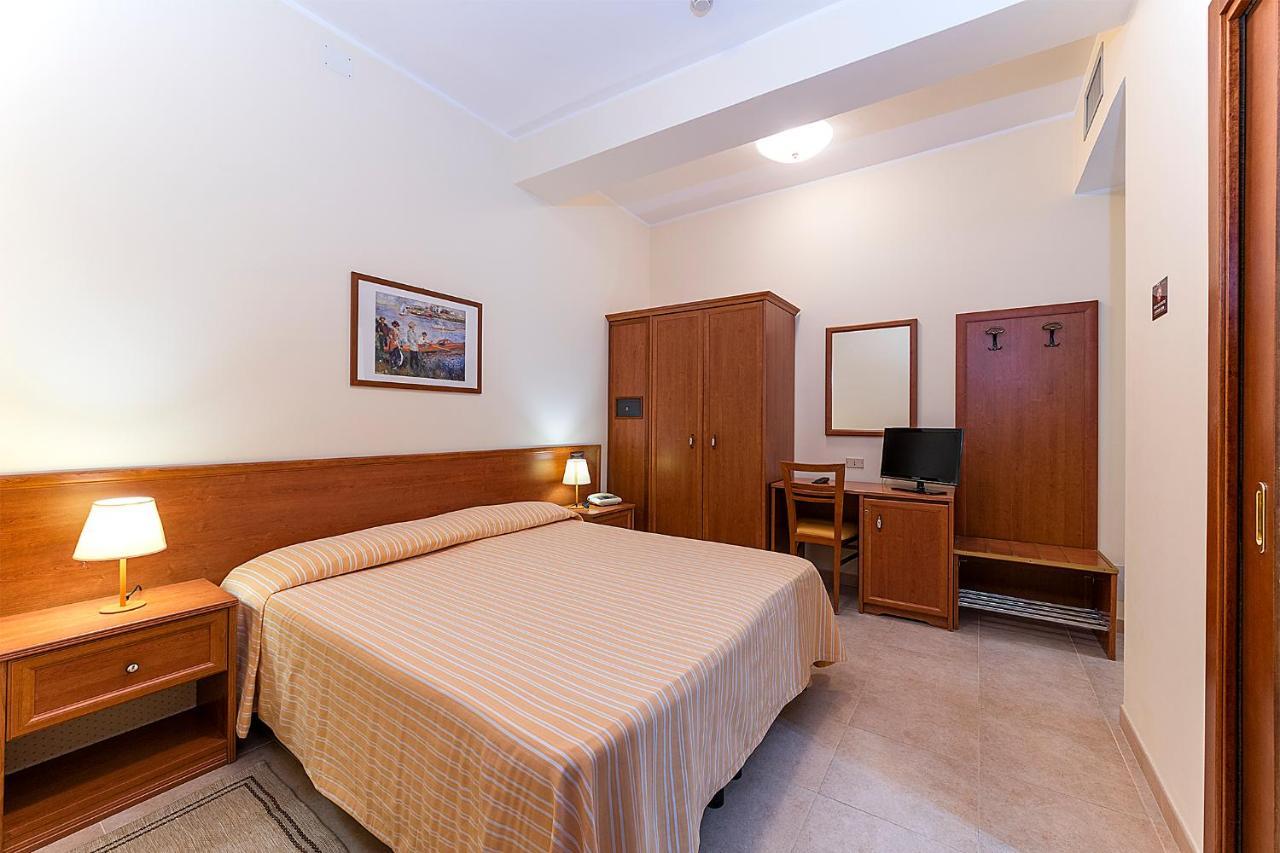 Il Nocchiero City Hotel Soverato Marina Kültér fotó